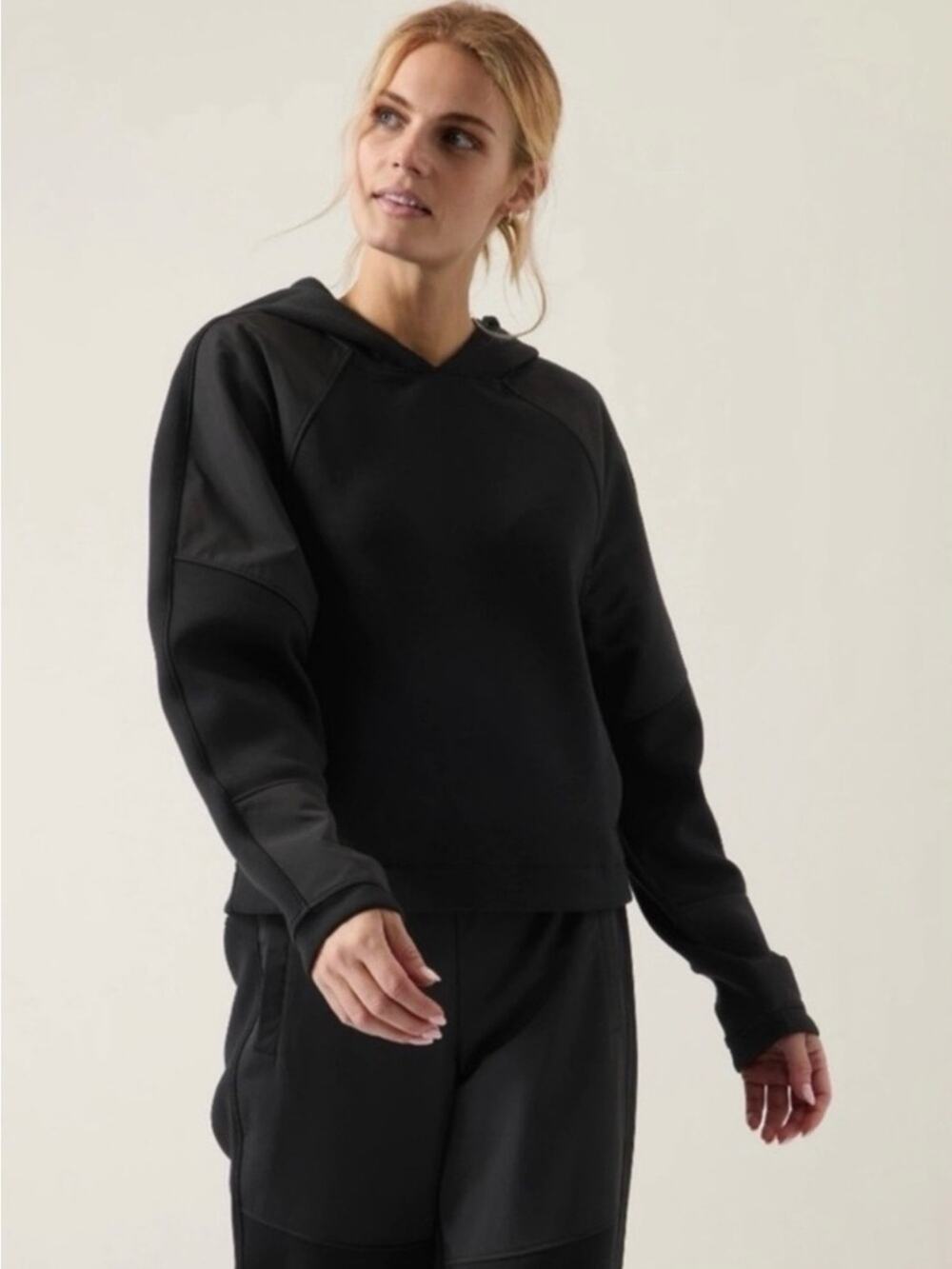 ATHLETA black cozy oversized athletic wide arm pullover cropped hoodie M